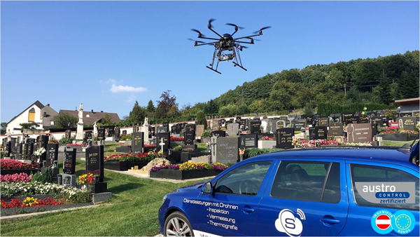 Drohne bei Friedhof